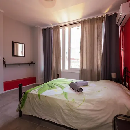 Syntagma Metro St. 2 Bedrooms 6 Pers. Flat By Mps *